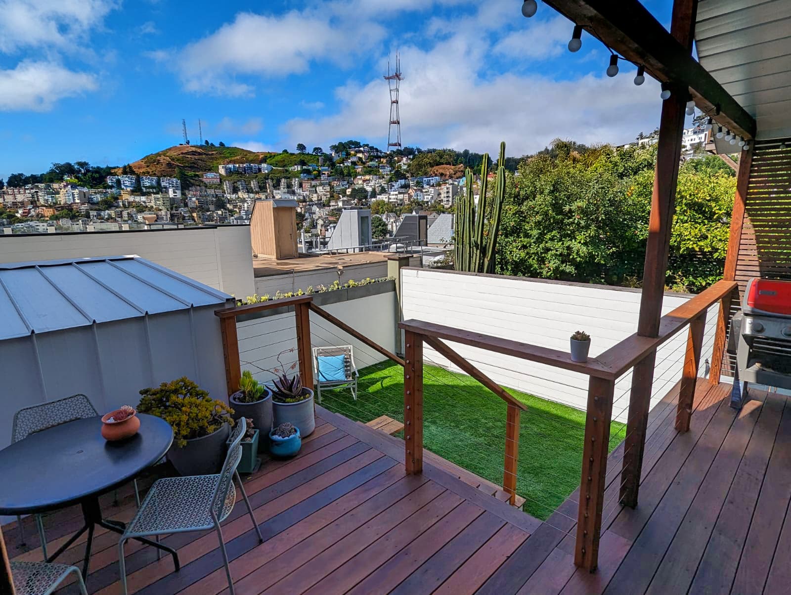 Ipê deck, cable railing, artificial turf